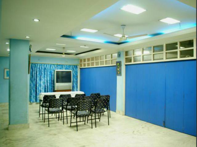 Neeranand Dalhousie- A Pure Vegetarian Hotel Kalküta Dış mekan fotoğraf